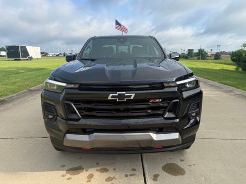 Used 2025 Chevrolet Colorado Z71 w/ Technology Package AWD/4WD image 9