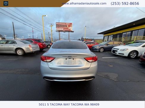 Used 2015 Chrysler 200 Limited w/ Convenience Group image 7