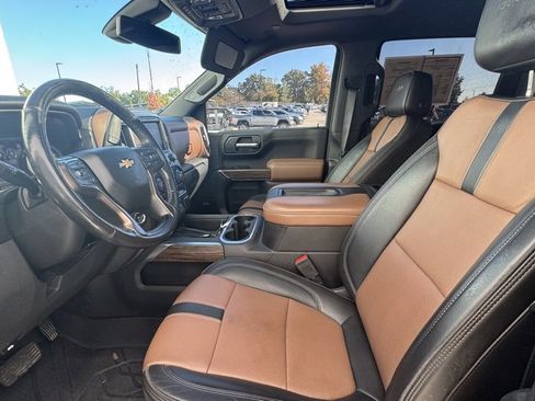 Used 2019 Chevrolet Silverado 1500 High Country image 38