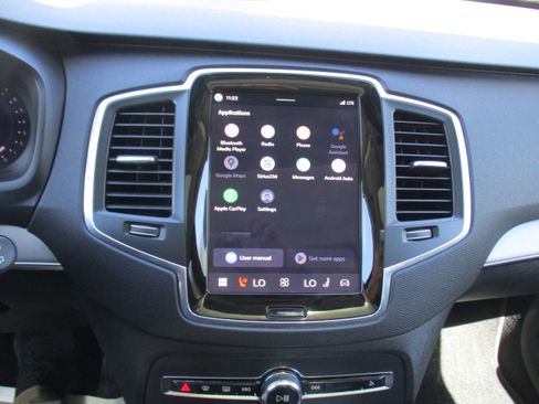 Certified 2023 Volvo XC90 B5 Core w/ Climate Package AWD/4WD image 17