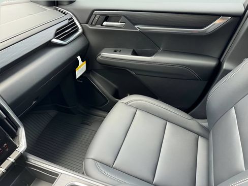 New 2026 GMC Acadia Elevation w/ Elevation Premium Package FWD image 24