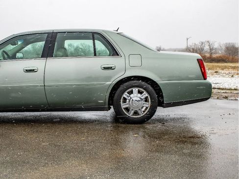 Used 2005 Cadillac De Ville w/ Equipment Group image 40