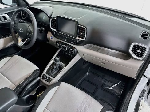 Used 2026 Hyundai Venue SEL FWD image 30
