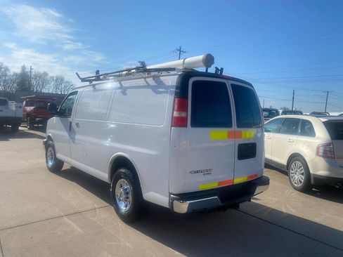Used 2014 Chevrolet Express 2500 image 7