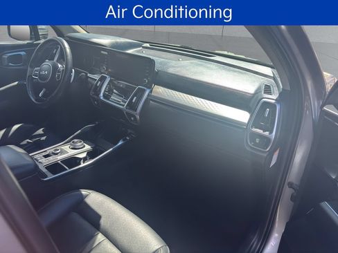 Used 2023 Kia Sorento EX AWD/4WD image 11