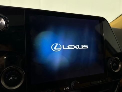 Certified 2025 Lexus NX 250 FWD w/ Towing Package (2000 Lbs) image 18