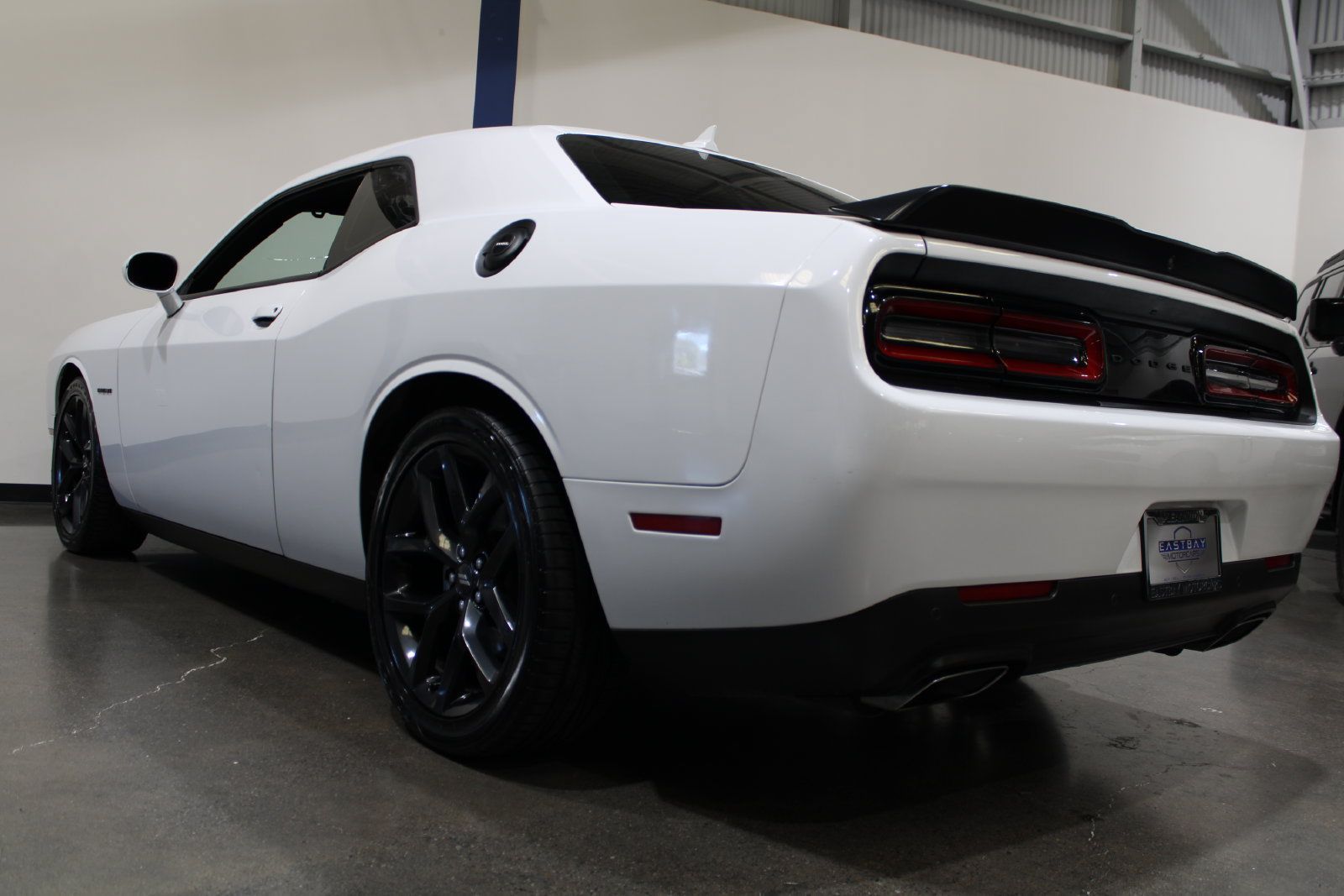Used 2022 Dodge Challenger R/T w/ Blacktop Package RWD image 9