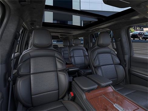 New 2026 Lincoln Navigator L Black Label AWD/4WD image 10