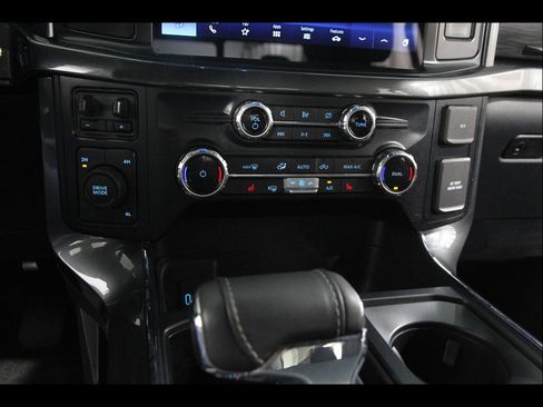 Used 2022 Ford F150 XLT w/ Equipment Group 302A High image 16