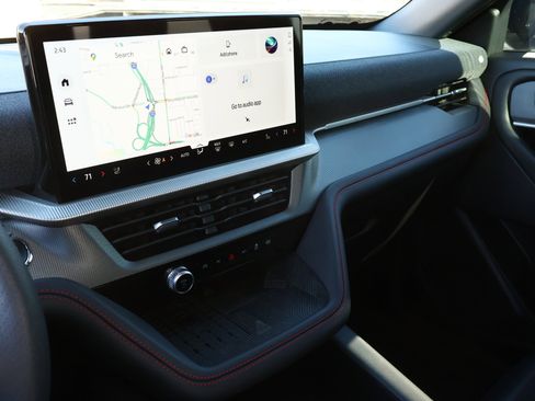 Used 2025 Ford Explorer ST image 19