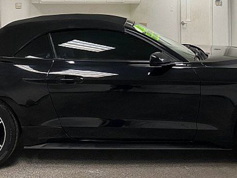 Used 2021 Ford Mustang Premium image 5