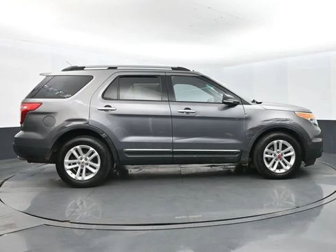 Used 2012 Ford Explorer XLT image 4