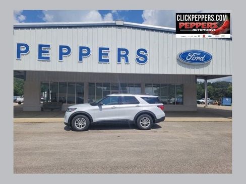 Used 2026 Ford Explorer Active w/ Active Comfort Package RWD image 1