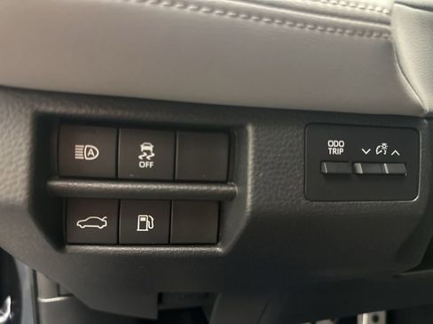 Used 2019 Toyota Avalon XSE image 24