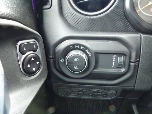New 2026 Jeep Gladiator Mojave w/ Safety Group AWD/4WD image 17