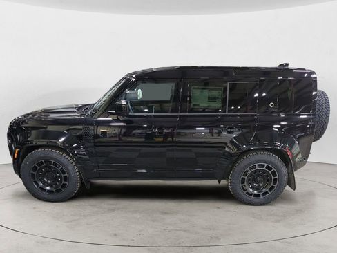 New 2026 Land Rover Defender 110 OCTA image 2