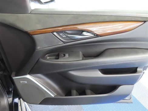 Used 2020 Cadillac Escalade Premium Luxury AWD/4WD image 39