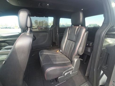 Used 2019 Dodge Grand Caravan GT image 18