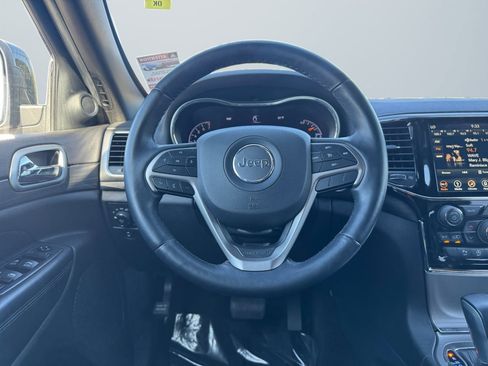 Used 2019 Jeep Grand Cherokee Altitude image 11