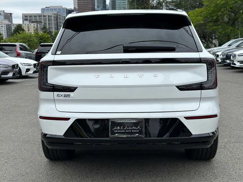 New 2025 Volvo EX90 Plus image 5