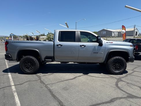 New 2026 Chevrolet Silverado 2500 ZR2 w/ ZR2 Bison Edition AWD/4WD image 5
