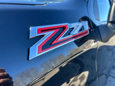 Used 2022 Chevrolet Silverado 1500 Custom Trail Boss w/ Midnight Edition image 19