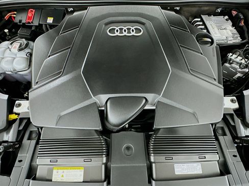 Used 2023 Audi Q8 Premium Plus w/ Premium Plus Package AWD/4WD image 32