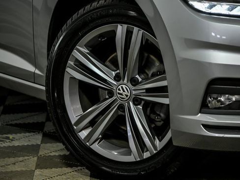 Used 2019 Volkswagen Jetta R-Line w/ R-Line Cold Weather Package image 3