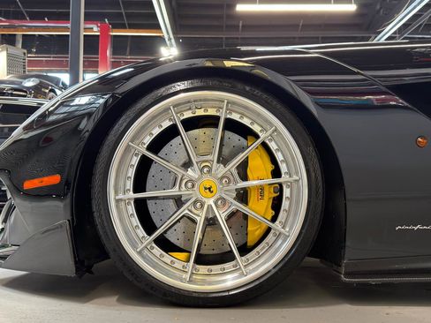 Used 2013 Ferrari F12 Berlinetta image 11