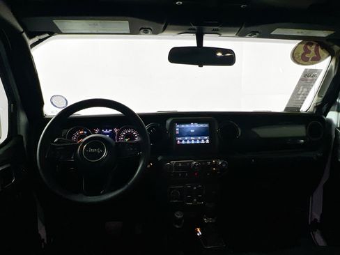 Used 2023 Jeep Wrangler Altitude image 28