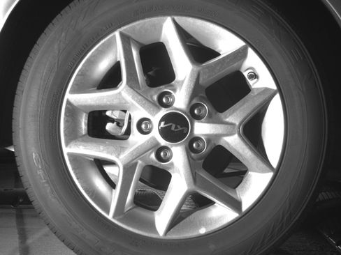 Used 2025 Kia Soul LX w/ LX Technology Package FWD image 15