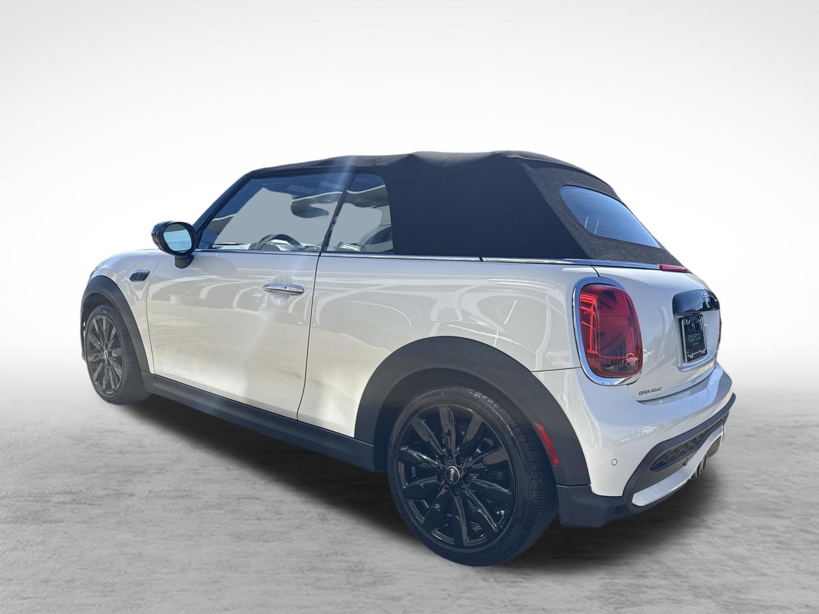 Used 2024 MINI Cooper S FWD image 3