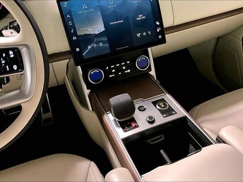 Certified 2023 Land Rover Range Rover SE image 19