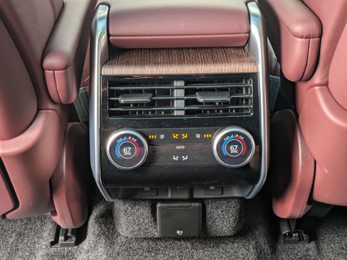 Used 2024 Land Rover Range Rover SE image 26