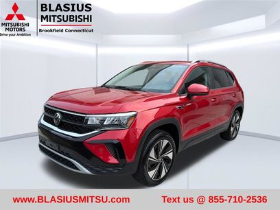 Used 2024 Volkswagen Taos SE w/ Panoramic Sunroof Package