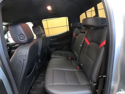 Used 2025 Chevrolet Colorado Z71 w/ Technology Package image 20