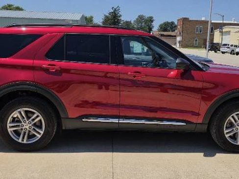 Certified 2024 Ford Explorer XLT w/ Equipment Group 202A AWD/4WD image 4
