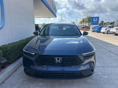Used 2023 Honda Accord EX image 2