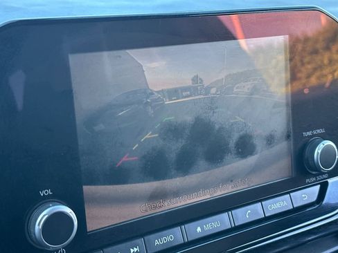 Certified 2022 Nissan Pathfinder SV image 24