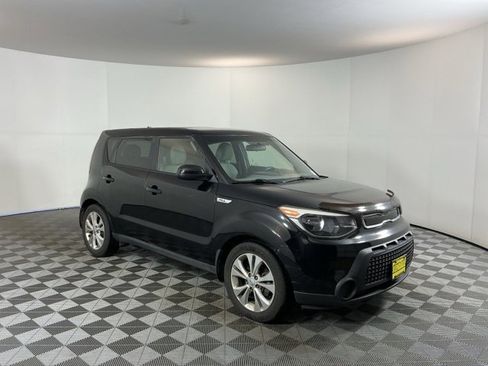 Used 2015 Kia Soul + w/ Audio Package image 3
