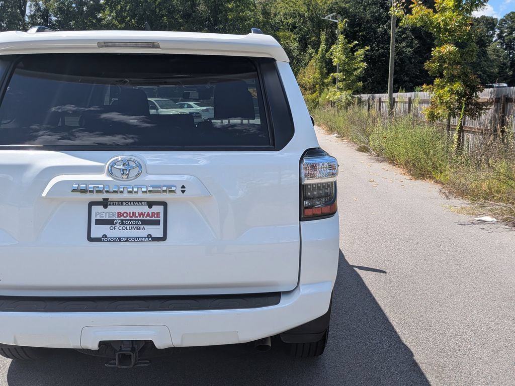 Used 2022 Toyota 4Runner SR5 Premium w/ Moonroof Package AWD/4WD image 7