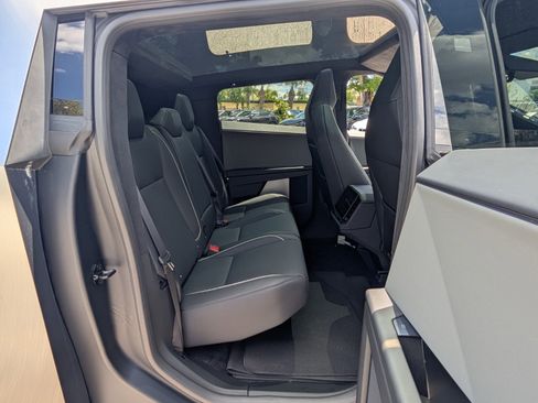 Used 2025 Tesla Cybertruck AWD Crew Cab image 17