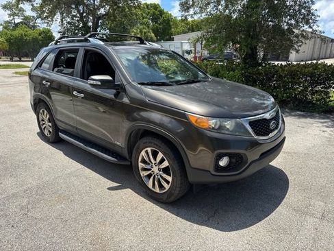 Used 2011 Kia Sorento EX w/ Premium Pkg AWD/4WD image 2