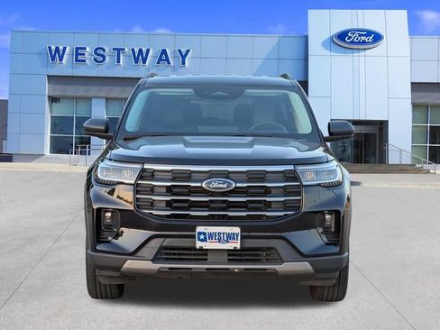 Used 2025 Ford Explorer Active w/ Active Comfort Package AWD/4WD image 8