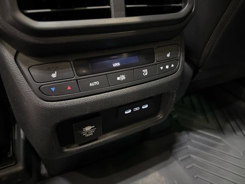 Used 2025 Honda Pilot Black Edition image 20