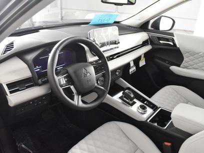 Used 2025 Mitsubishi Outlander SEL