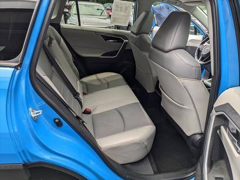 Used 2019 Toyota RAV4 XLE Premium w/ Cold Weather Package AWD/4WD image 19