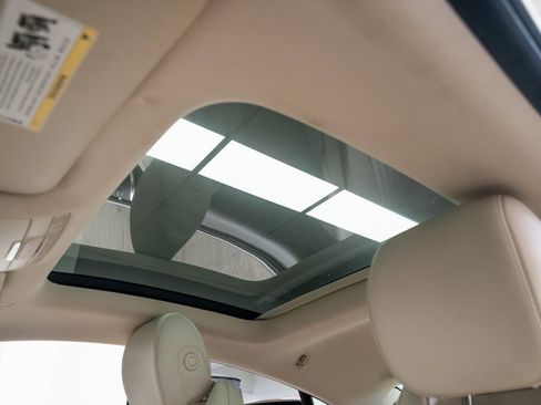 Used 2018 Mercedes-Benz E 400 E 400 image 16