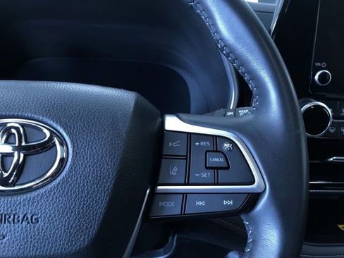 Used 2025 Toyota Highlander XSE image 28