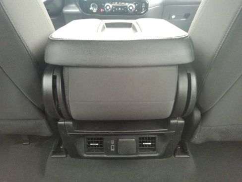 Used 2024 GMC Sierra 1500 SLE image 27